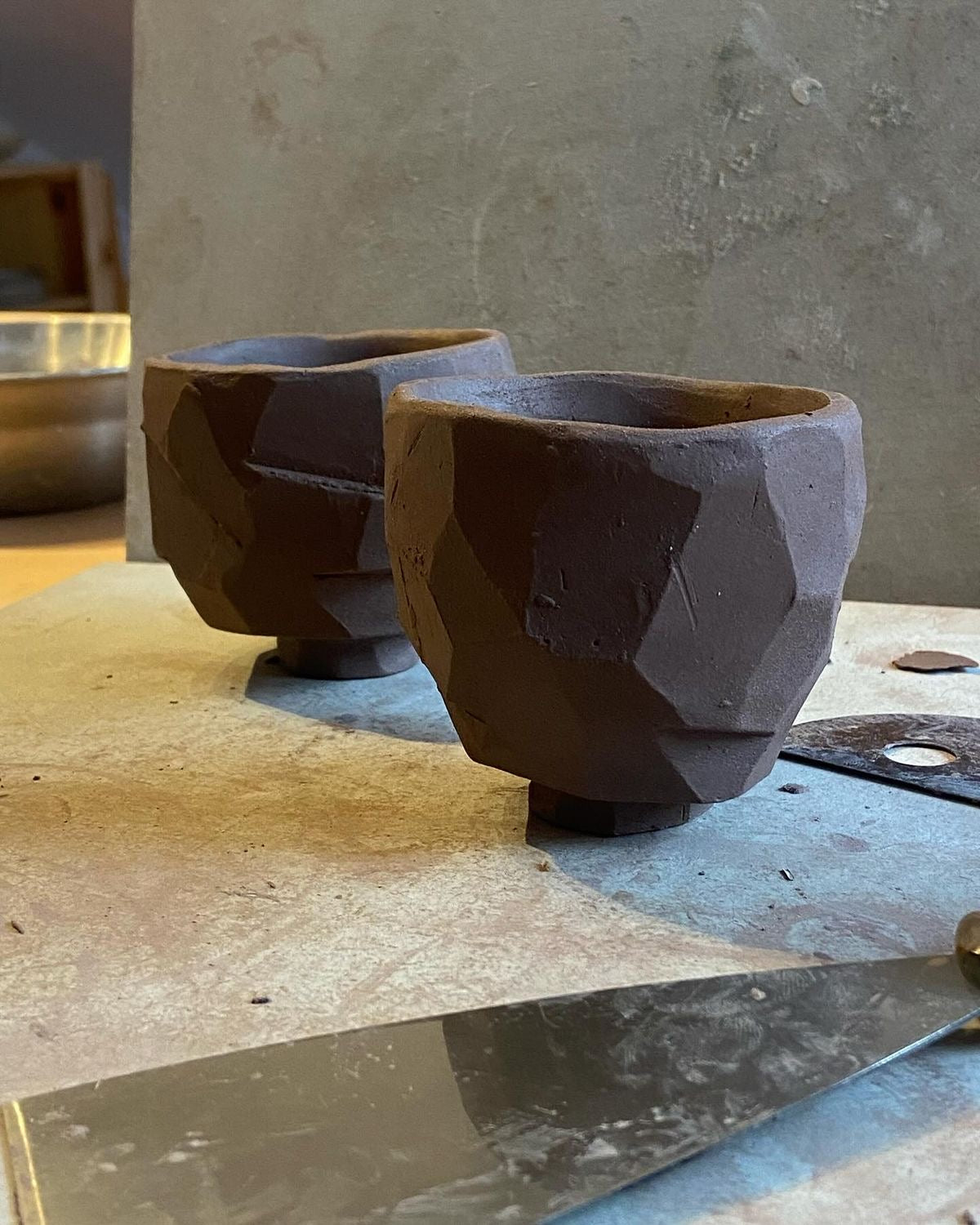 Kurinuki radionica - set šalica od crne gline - ZAGREB